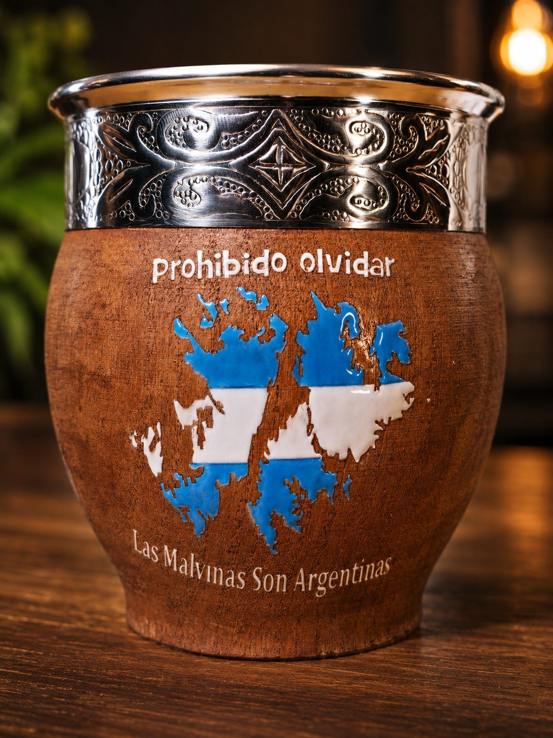 Mate artesanal Argentina con terminación en resina epoxi brillante